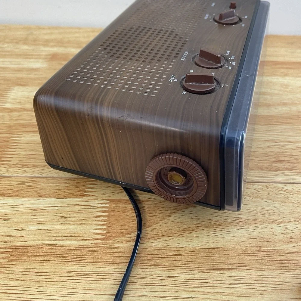 Vintage Panasonic RC-6253 AM/FM Flip Number Alarm Clock Radio Wood Grain